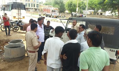 100 साल पुराने नाले पर निर्माण कर किया अतिक्रमण: पानी की निकासी नहीं होने से आमजन परेशान