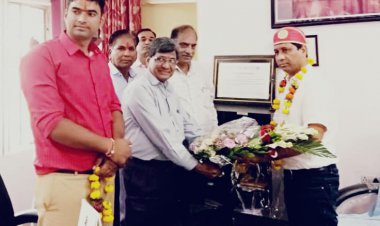 नर्सेज एसोसिएशन के पाधिकारियो ने की नवनियुक्त सीएमएचओ से भेंट