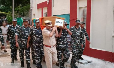 सीआरपीएफ कमांडेंट का निधन: उदयपुरवाटी से पैतृक गांव तक निकाली तिरंगा रैली