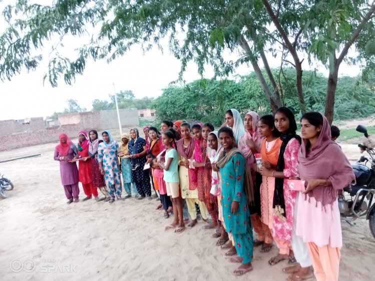 रायसिंहनगर सीमावर्ती क्षेत्रों में सीमा पर तैनात जवानों के लिए ग्रामीणों ने भेजी राखियां