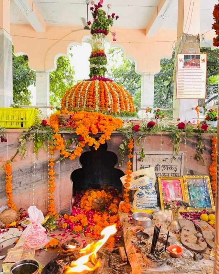 मेले पर लक्कड़ बाबा को ज्योत जला भक्तों ने मांगी मन्नत: भण्डारे में पाईं प्रसादी