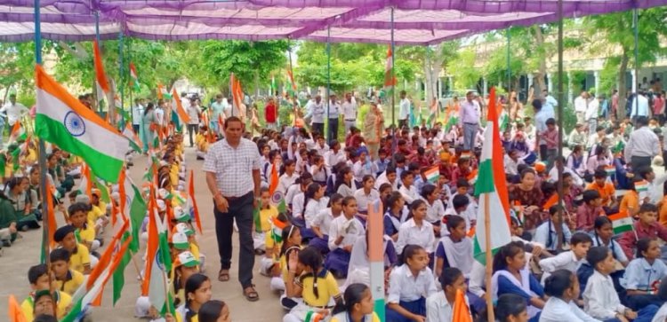 गोविंदगढ़ ब्लॉक के विधालयों में गूंजे राष्ट्रियगीत और देशभक्ति तराने
