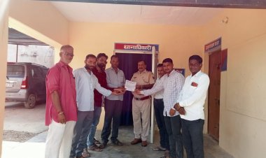 नैनवा की घटना पर करवर के पत्रकारों ने निंदा करते हुए ज्ञापन सौंपा : पुलिस से की बदमाशों को जल्द गिरफ्तार करने की मांग