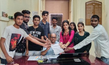 स्नातक प्रथम एवं द्वितीय वर्ष का परीक्षा परिणाम जारी करने के लिए सौंपा ज्ञापन