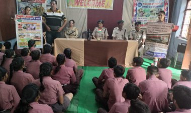 आरपीएफ ने बच्चों को दी सुरक्षा नियमों की जानकारी