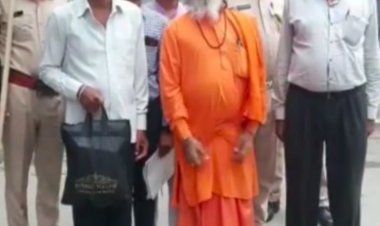 चित्तौड़गढ़ कालिका माता मंदिर के महंत ट्रेजरी पहुंचे गहने लेने : सशस्त्र जवानों की निगरानी में रहेंगे नौ दिन गहने, सुरक्षा के लिए लगाया जाब्ता