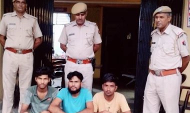 सीकरी में चाय की दुकान पर हुई मारपीट एवं फायरिंग की घटना में तीन बदमाशों को किया गिरफ्तार