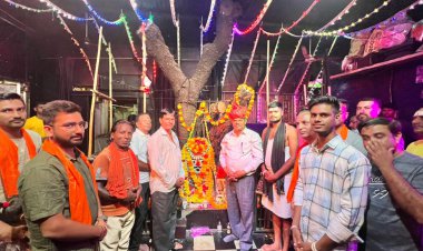 राजेंद्र मार्ग स्कूल के प्रधानाचार्य खटीक का मेवाड़ी पगड़ी पहनाकर किया सम्मान