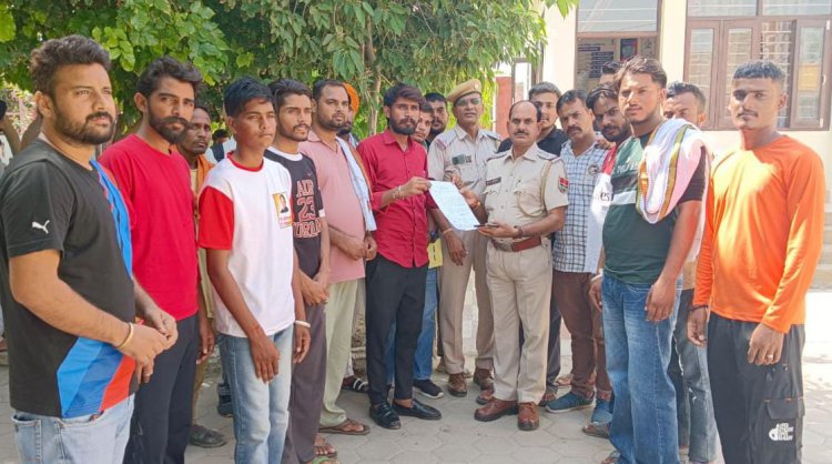 मनोनीत पार्षद पर हुए हमले के खिलाफ आमजन में रोष: आरोपियों की गिरफ्तारी की माँग को लेकर सौंपा ज्ञापन