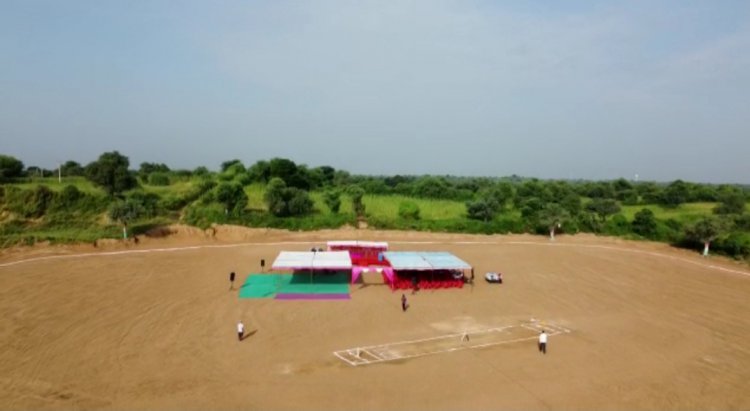 सैनिकों व ग्रामीणों ने बनाया खेल मैदान: ग्रामीणों ने 4 लाख की राशि इक्कठा कर किया सहयोग