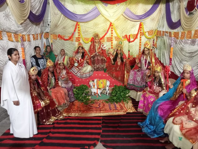 प्रजापिता ब्रह्मा कुमारी ईश्वरीय विश्व विद्यालय उप सेवा केंद्र पर चैतन्य नौ देवियों की झांकी का हुआ आयोजन