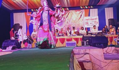 शारदीय नवरात्रि में बारिश पर आस्था भारी: भक्ति संध्या में उमड़ा जनसैलाब