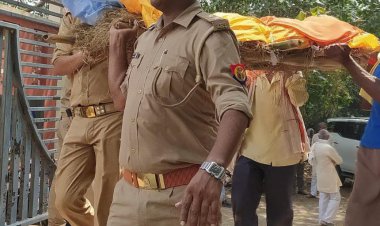 लाशों के अंबार को उठाने को जब कम पड़ गये हाथ तो खाकी ने कंधा दे पहुंचाया घाट