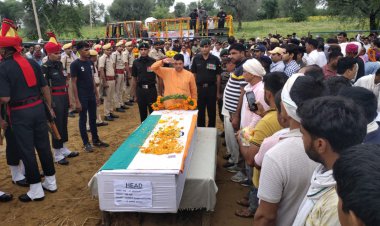 शहीद नायब सूबेदार सुमेर सिंह बगड़िया की अंत्येष्टि में उमड़े हजारों लोग नम आंखों से दी अंतिम विदाई