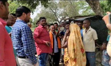 पहले कबाड़ी को बेच दी सरकारी स्कूल की किताब: अब अपने को बचाने की जुगत लगा रहे शिक्षा अधिकारी