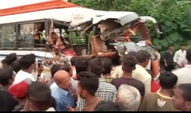बस और हाईबा की भीषण टक्कर: एक की मौत सात गंभीर रुप से घायल