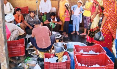 करवाचौथ पर खाड के करूओ के लिए पहाड़ी कस्बे में मची मारा मारी