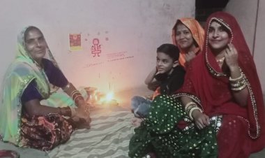 करवाचौथ पर महिलाओं ने किया चांद का दीदार, अर्घ्य देकर खोल व्रत