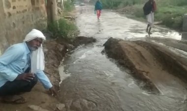 अलावड़ा में हफ्तों से बंद पेयजल सप्लाई में आया पानी: लाइन लीकेज के चलते मकानों की नींव में बैठा पानी