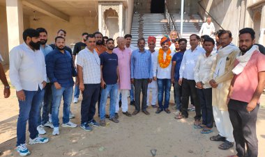 शिक्षा के क्षेत्र में सम्मानित होने पर झडाया नगर में भामाशाह  मनोज घुमरिया का किया अभिनंदन