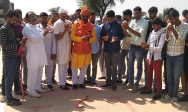 गोविंदगढ़ कस्बे में रॉयल क्रिकेट क्लब लीग का हुआ शुभारम्भ: खेल को खेल की भावना से खेलें सभी खिलाड़ी- निर्मल सुरा
