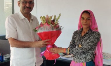 मंडावर नगर पालिका चेयरमैन सरिता नारेडा ने डीएलबी निदेशक से की मुलाकात: क्षेत्र की जन समस्याओं के निराकरण की रखी प्रमुख मांग