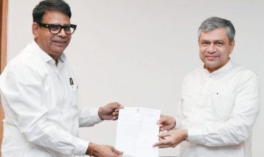 विधायक ओम हुडला ने की रेल मंत्री से मुलाक़ात,दीपावली  बाद मिल सकेगी  रेल ठहराव की सौगात