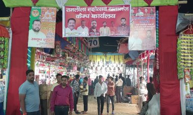 रामलीला देखने को जुट रही भक्तों की भीड़, रात को झूलों से चमन हो रहा रामलीला मैदान