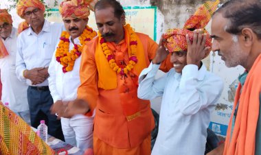 मुंडिया खेड़ा गांव में क्रिकेट प्रतियोगिता का हुआ शुभारंभ