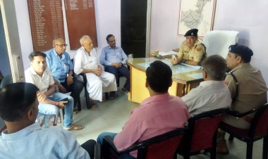 एसपी पहुंचे बयाना: बाजारों में पैदल भ्रमण कर देखी सुरक्षा और ट्रैफिक व्यवस्था, कानून शांति व्यवस्था में पुलिस का सहयोग करने की अपील