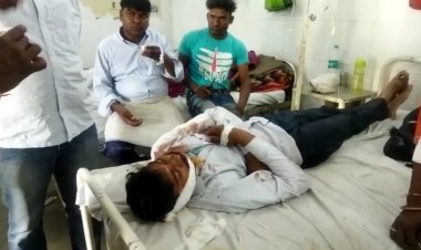 सड़क किनारे खड़ी बोलेरो से टकराई बेकाबू बाइक: गंभीर रूप से घायल दंपत्ति जिला अस्पताल रैफर