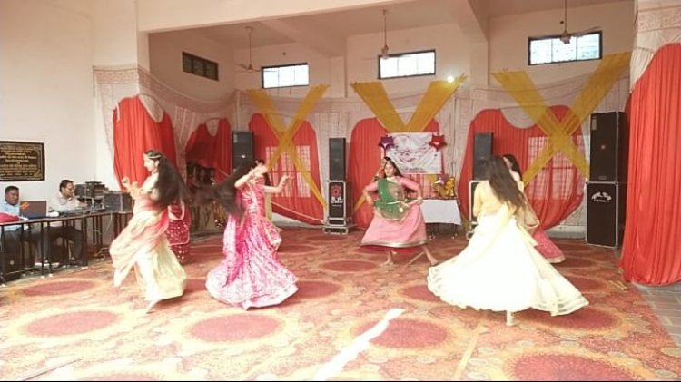 रायसिंहनगर महाविद्यालय में छात्राओं द्वारा डांडिया एवं गरबा नृत्य के माध्यम से की माँ नवदुर्गा की स्तुति