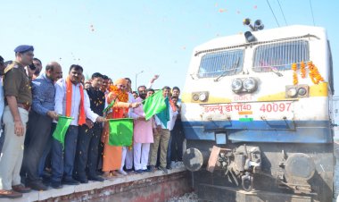 केंद्र सरकार ने अलवर को दी बाड़मेर-मथुरा सुपरफास्ट ट्रेन की सौगात