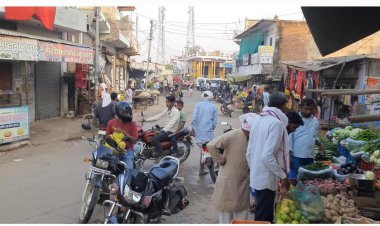 रैणी प्रशासन की नाक के नीचे अस्पताल तथा सरकारी सीनियर गर्ल्स स्कूल के आसपास खुलेआम अतिक्रमण