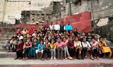 शैक्षिक भ्रमण के तहत छात्रों ने किया ऐतिहासिक व धार्मिक स्थलों का भ्रमण