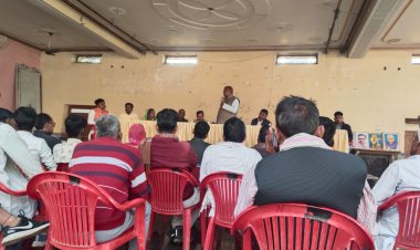 नौगावा में हुई ओबीसी भाजपा मोर्चा की बैठक: सुदेश खामरा ने कहा पार्टी के कार्यकर्ता होते हैं रीड की हड्डी