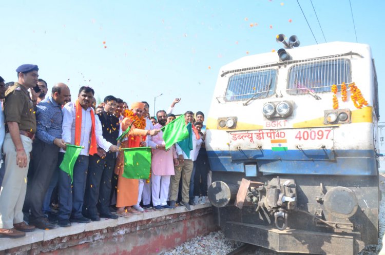 केंद्र सरकार ने अलवर को दी बाड़मेर-मथुरा सुपरफास्ट ट्रेन की सौगात