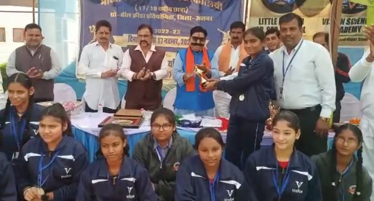 लिटिल फ्लावर उच्च माध्यमिक विद्यालय रामगढ़ में आयोजित हुई 66 वीं जिला स्तरीय थ्रो बॉल प्रतियोगिता