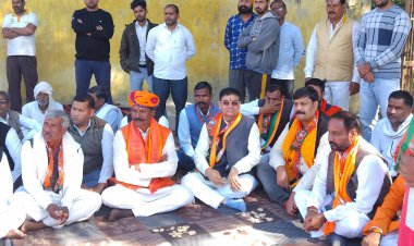 जनआक्रोश यात्रा के 10 वें दिन भाजपा नेता सुखवंत सिंह ने बोला कांग्रेस पर हमला: कहा भारत जोड़ो यात्रा में सरकारी खजाने को खाली कर रहे गहलोत