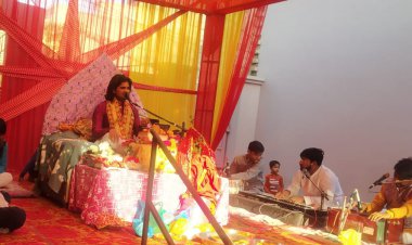 श्रीमद्भागवत कथा में तीसरे दिन भक्त ध्रुव के प्रसंग को संगीतबद्ध सुनाया