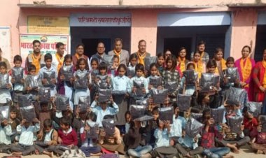 भारत विकास परिषद शाखा महुआ के तत्वाधान में सैकड़ों स्कूली बच्चों को जर्सी की वितरित