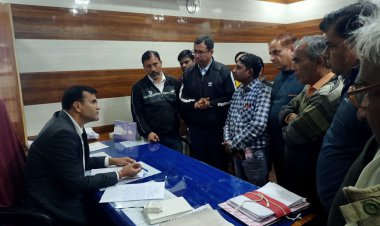 पानी के लिए 3 किलोमीटर जाना होता है ग्रामीणों ने उपखंड अधिकारी को ज्ञापन देकर बताई पीड़ा