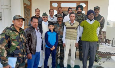 झुंझुनू की रामनगर कॉलोनी में पूर्व सैनिकों द्वारा सेना की 4 जैक राइफल टीम का स्वागत