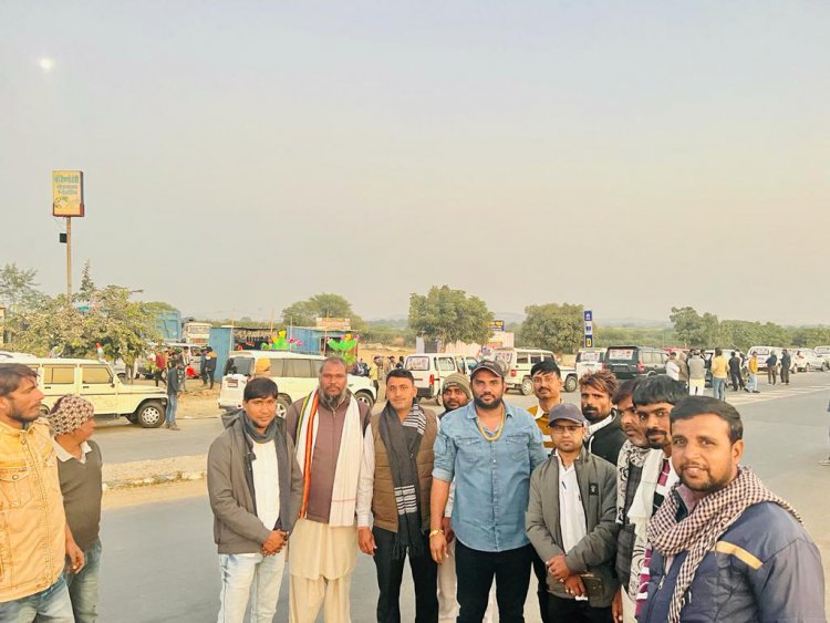 जहाजपुर कांग्रेस के सैकड़ों कार्यकर्ता भारत जोड़ो यात्रा के लिए हुए रवाना