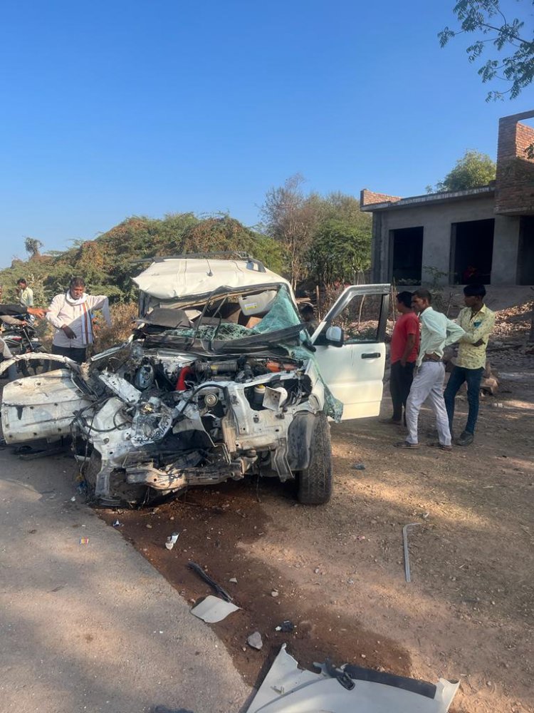 भारत जोड़ो यात्रा से लौट रहे कांग्रेस कार्यकर्ता की गाड़ी को ट्रेलर ने मारी टक्कर: एक की मौत, चार घायल