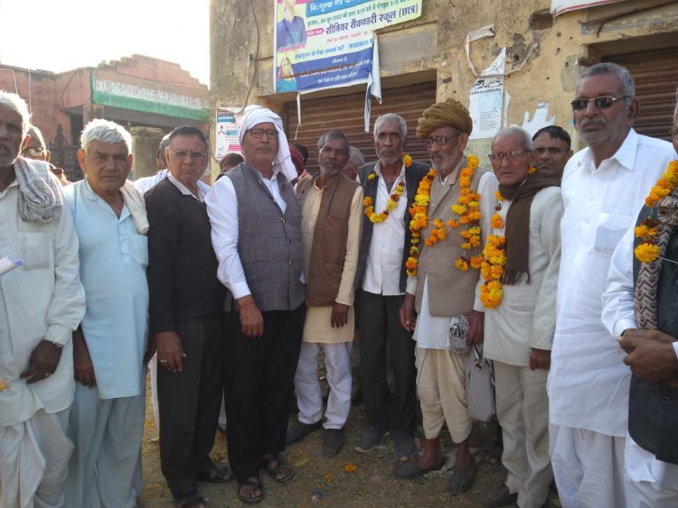 पचलंगी ग्राम सेवा सहकारी समिति के अध्यक्ष बने लक्ष्मण कुड़ी: समर्थकों ने मिठाइयां बांटकर किया खुशी का इजहार