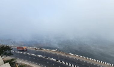 सुबह दस बजे तक कोहरे में लिपता रह गुरला फोरलेन: रणजीत झील पर छाई धुंध की चादर