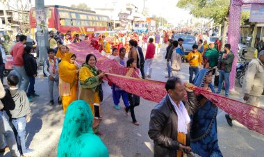 मां शाकंभरी के प्राकट्य दिवस पर 7000 फीट लंबी चुनरी यात्रा जयकारों के साथ हुई रवाना