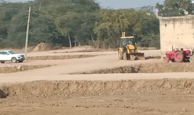 कार मे सवार लोगो ने डरा धमका कर जबरन जमीन का इकरारनामा कराने का आरोप