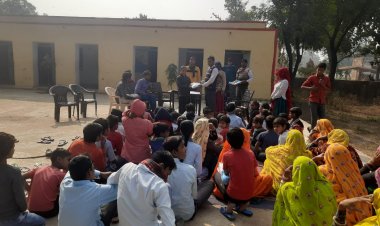 अभिभावको की उपस्थिति मे समग्र शिक्षा निःशुल्क यूनिफॉर्म वितरण कार्यक्रम हुआ आयोजित